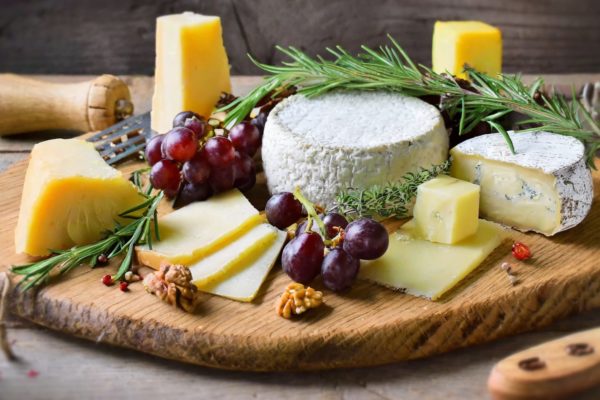 En image, des exemples de plateaux à fromages pour combler vos invités