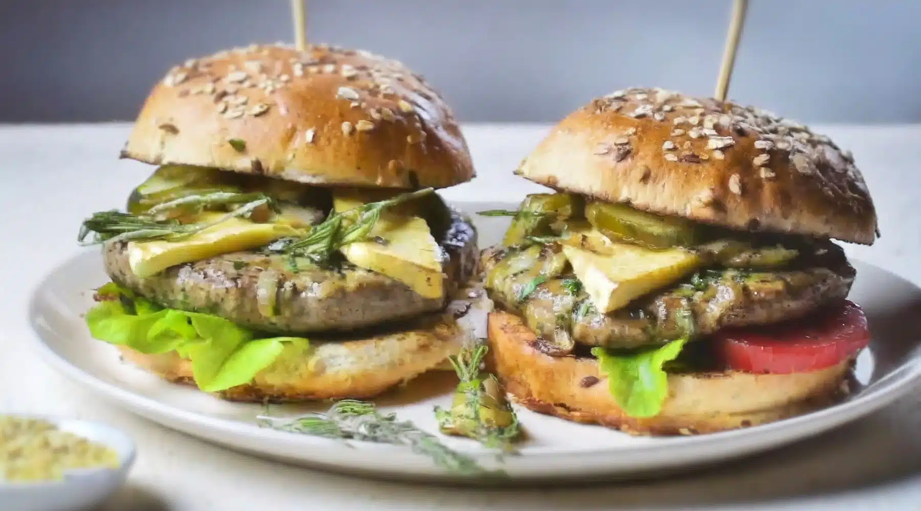 Recette traditionnelle des burgers à l’estragon et au fromage de brie