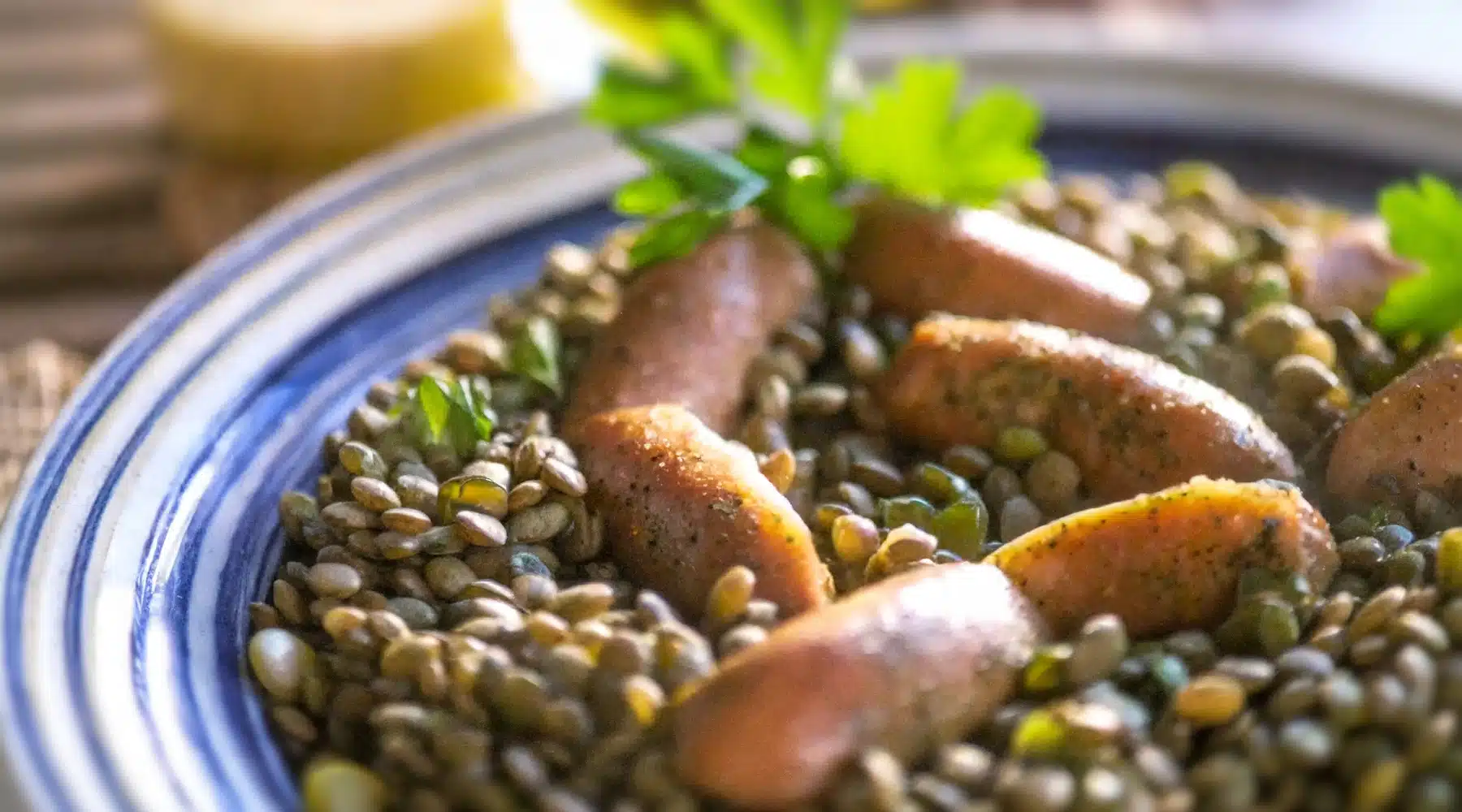 Découverte de la recette originale des saucisses aux lentilles