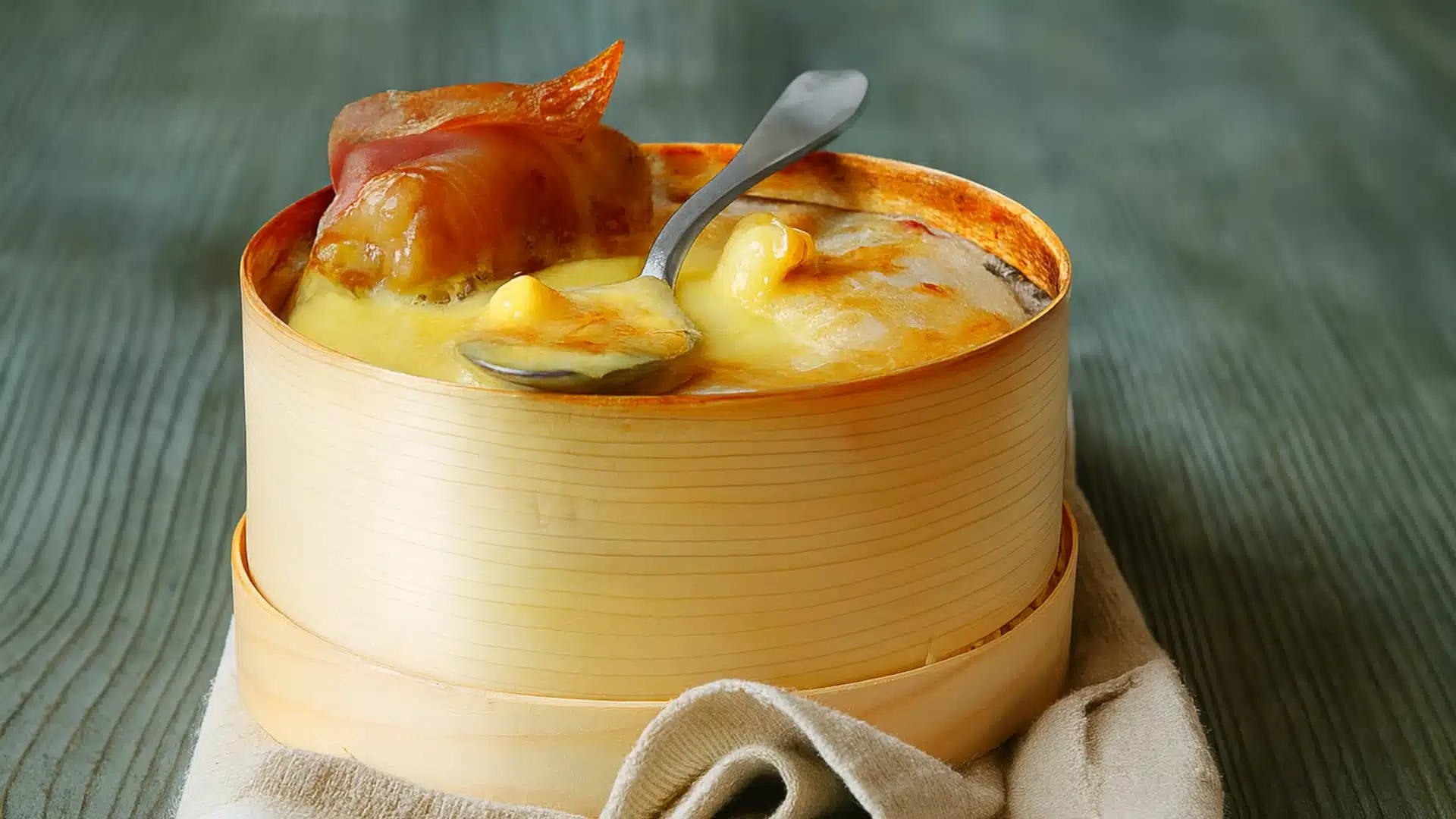 Recette traditionnelle de la fondue au vacherin Mont d’Or